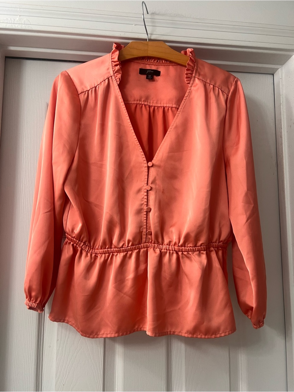 J Crew Coral/ apricot Silky feel Peplum V-Neck Blouse
Sz 10
Workday